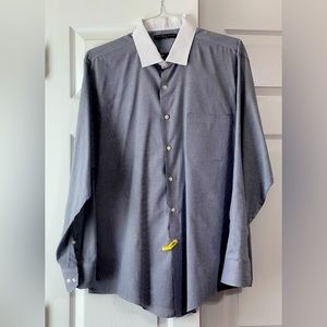 Gently worn Men’s Black and White Geoffrey Beene Fitted Dress Shirt